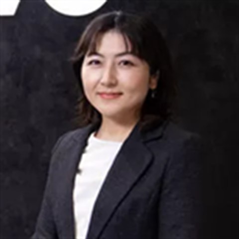 三原 麻理 氏