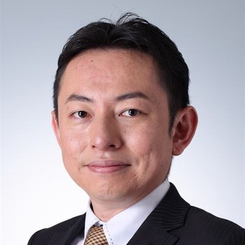 山中 伸吾 氏